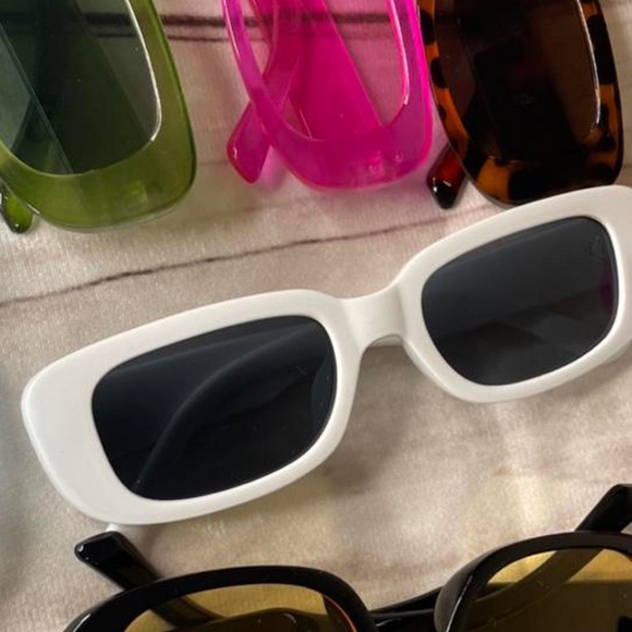 NEW❤️White Sunglasses☀︎︎ - Picture 3 of 4